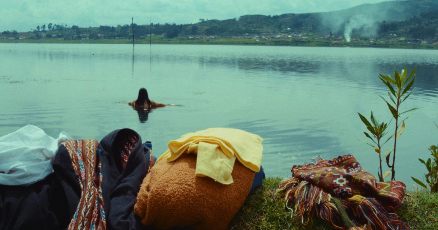 corto sola master con creditos.00 01 58 01.still004